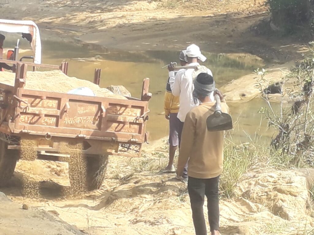 वन परिक्षेत्र में अवैध रेता उत्खनन पर अंकुश लगाए, श्री रहमान खान