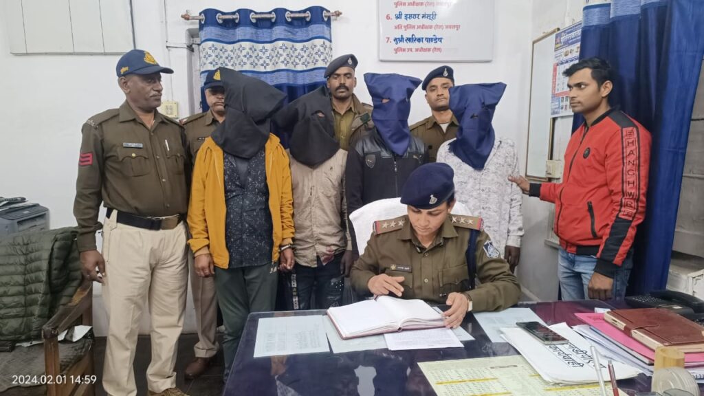 ताप्ती गंगा एक्सप्रेस में करने वाले थें लूटपाट, घटना के पहले GRP पुलिस ने किया गिरफ्तार