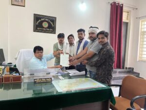 Memorandum submitted to SDM demanding making law on MRP