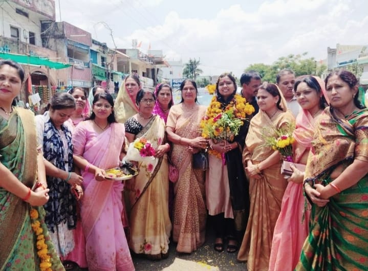 Newly selected Deputy Collector Avadhati Pradhan received a grand welcome on her arrival in the city