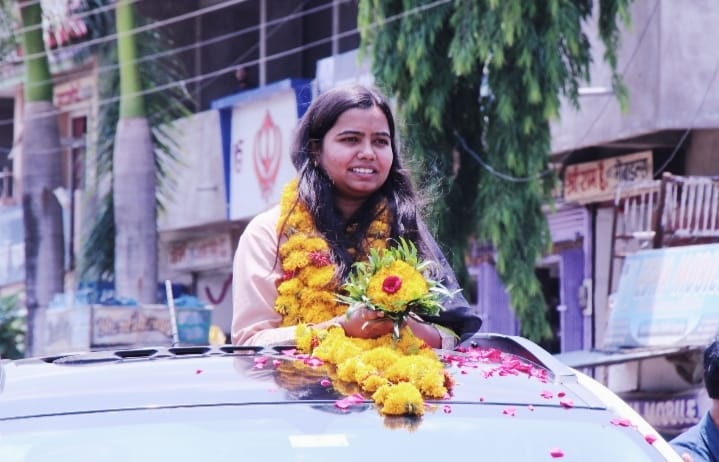 Newly selected Deputy Collector Avadhati Pradhan received a grand welcome on her arrival in the city