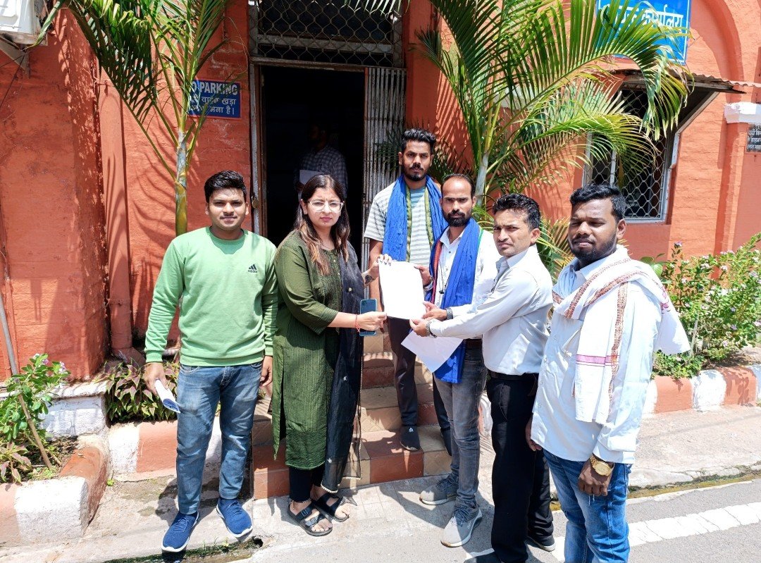 Bhim Army members submitted a memorandum to the Municipal Corporation Commissioner and Mayor in favor
