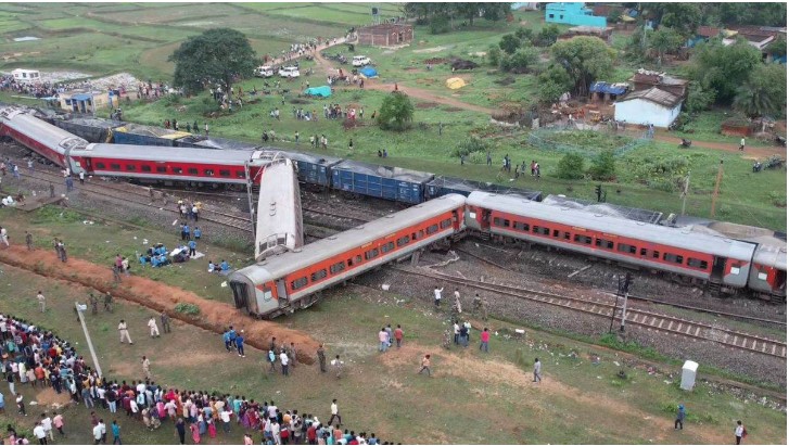 12810 Howrah-Mumbai Derail: Railways issues helpline numbers after Jharkhand train accident