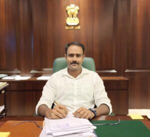 Parth Jaiswal became the new collector of Chhatarpur, Sandeep G R Sagar became the collector.