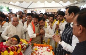 Politicians expressed condolences on the demise of Chief Minister Dr. Yadav's father. ujjain mp