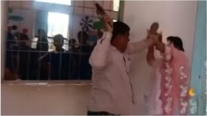 Amazing Madhya Pradesh: Teachers, female teachers clashed with