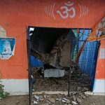लगातार हो रही बारिश से प्राचीन शिव मंदिर की छत टूटी, गुमाद्द भी गिरा। घटना बीती रात की ।