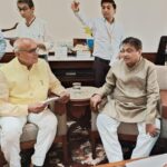 संसदीय क्षेत्र की विभिन्न सड़कों की मांग को लेकर केन्द्रीय मंत्री से मिले सीधी सांसद