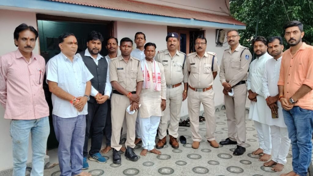 Ekal Abhiyan Zonal Committee Amla celebrated Raksha Sutra program.