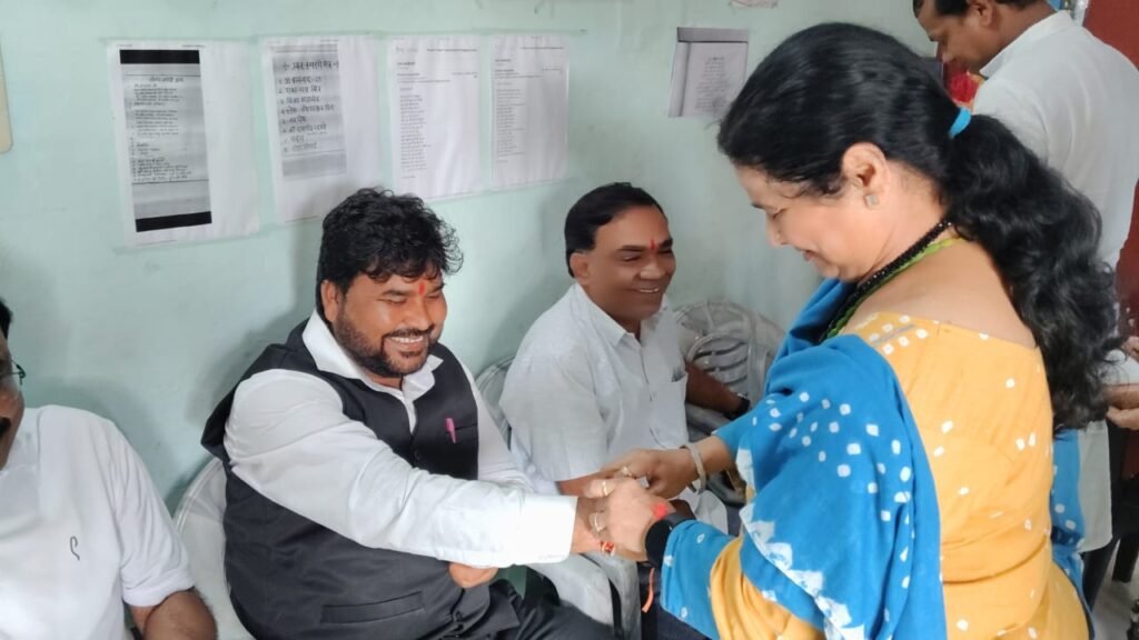 Ekal Abhiyan Zonal Committee Amla celebrated Raksha Sutra program.